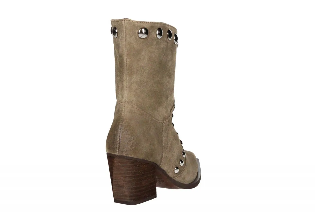 Botin Nobuck Taupe Tachas Redondas Metalizadas Tacon Alto Cerco Saliente