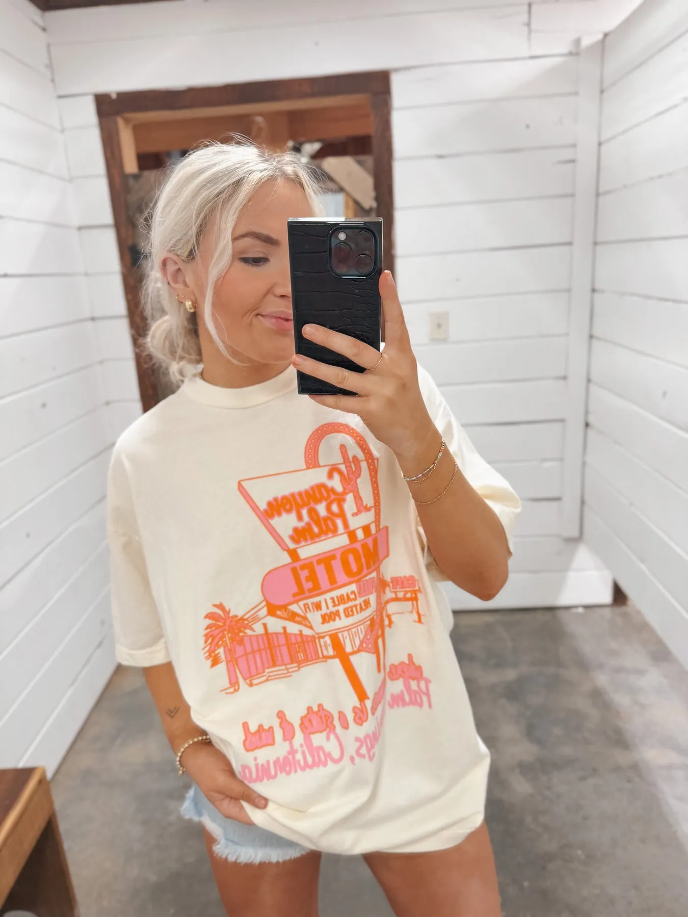 CANYON PALMS MOTEL OVERSIZED GRAPHIC TEE