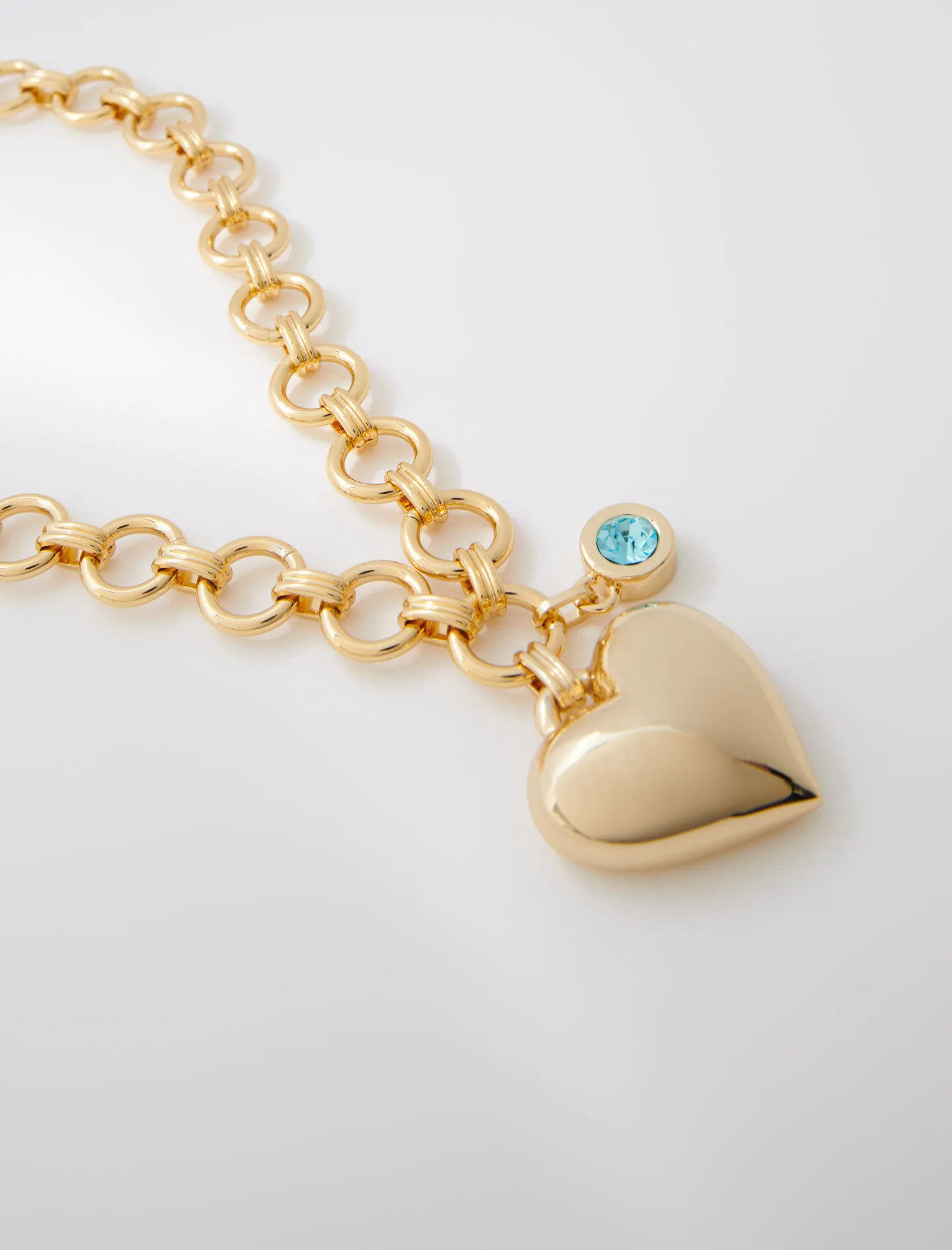 Collar corazón dorado