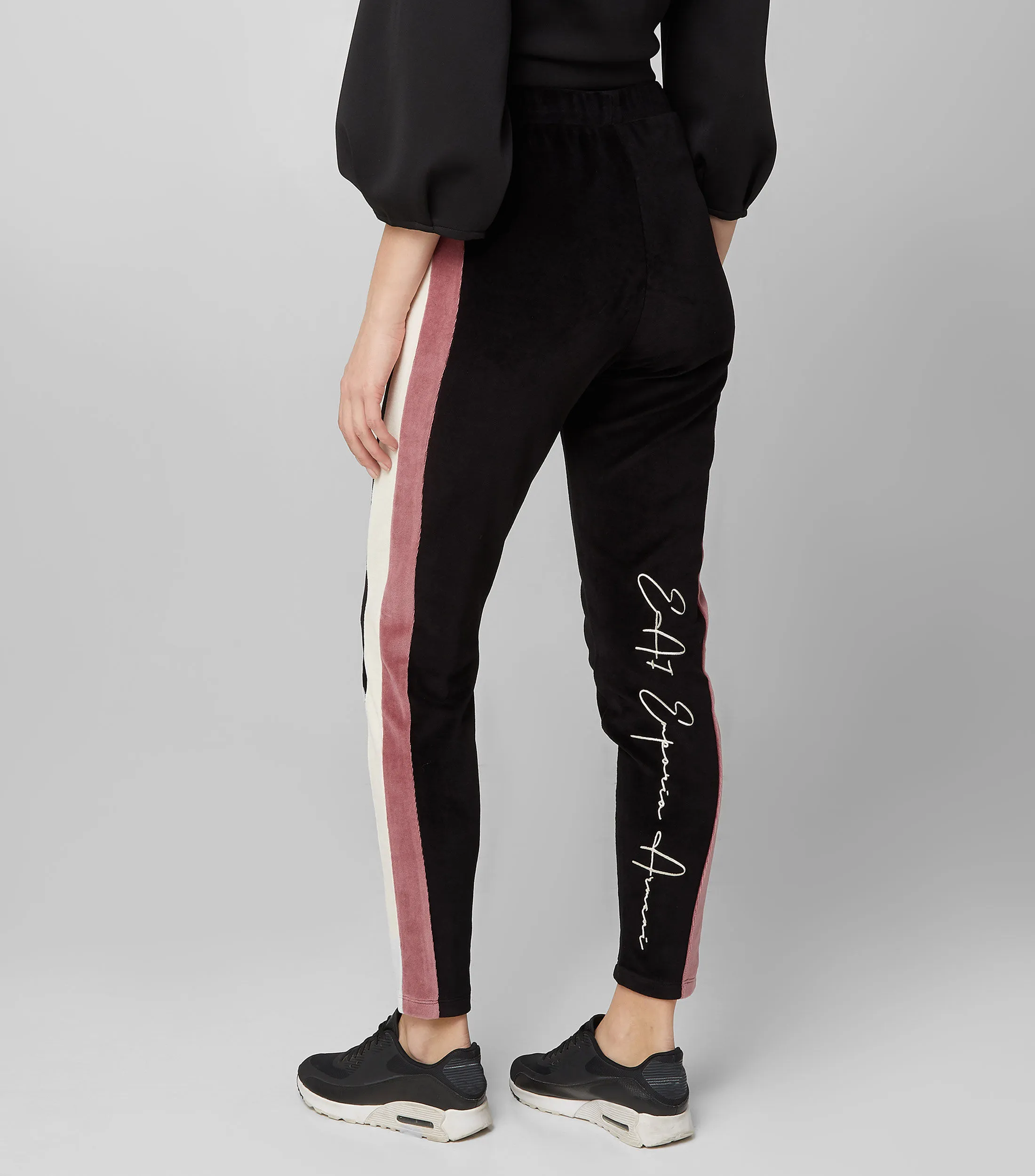 EA7 Emporio Armani Pants con líneas Mujer