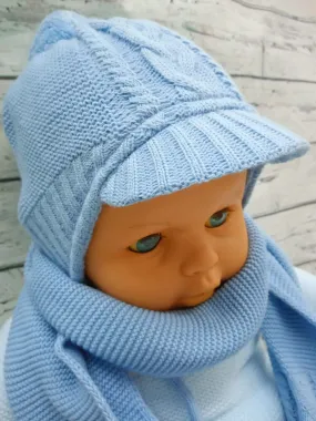 Gorro de niño  con bisera y bufanda en azul intenso de Jose Luis Navarro.