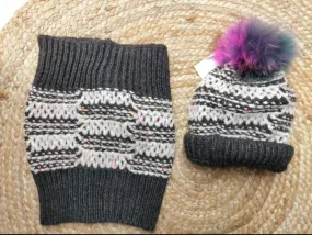 Gorro pompóm con bufanda de tubo  chica gris  de Jose Luis Navarro.