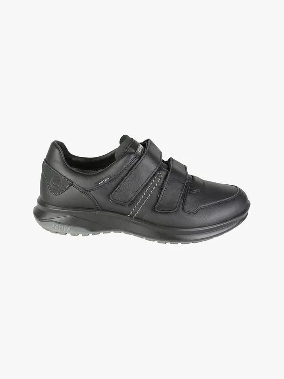 Grisport Zapatillas de hombre de piel con roturas.