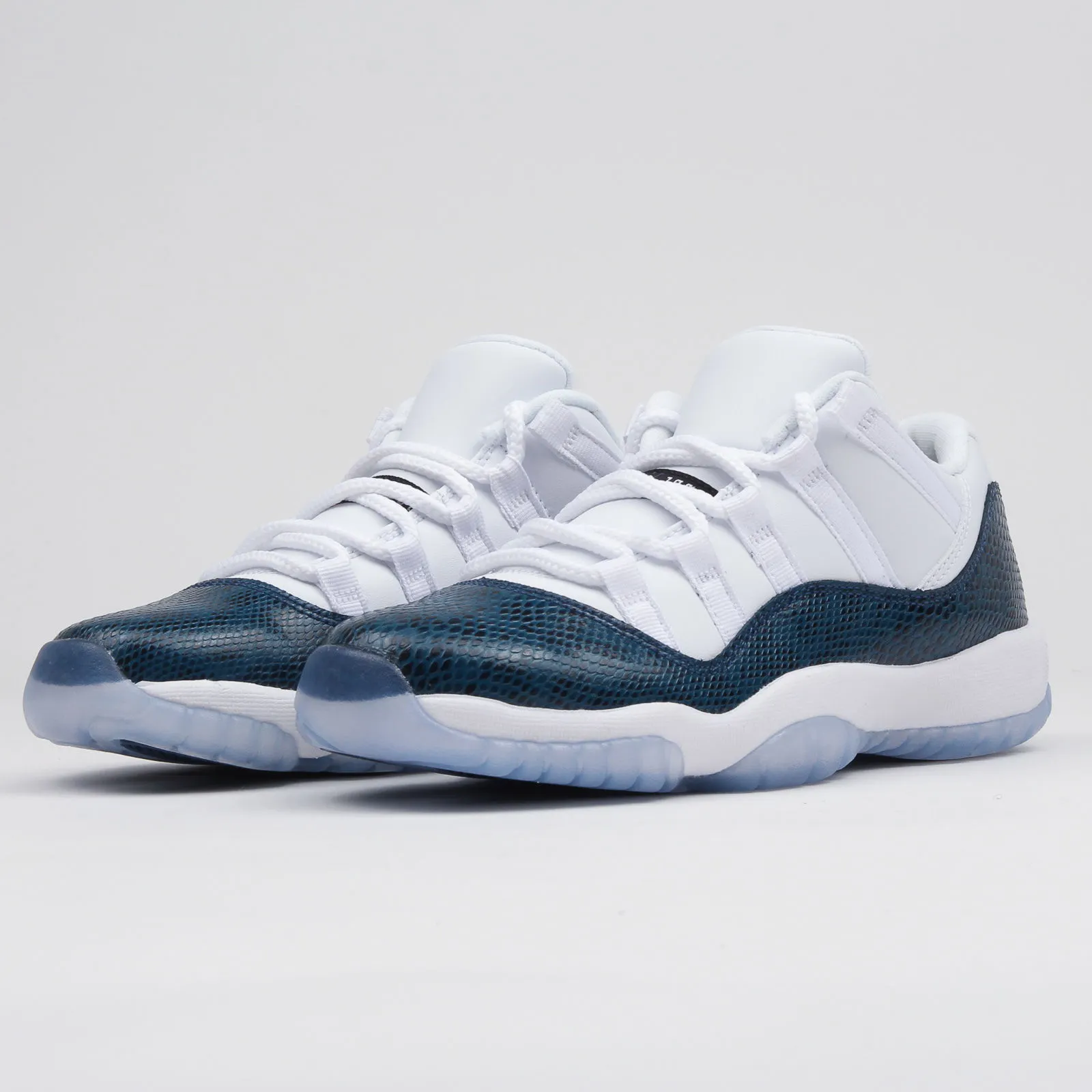 Jordan Jordan 11 Retro Low LE W