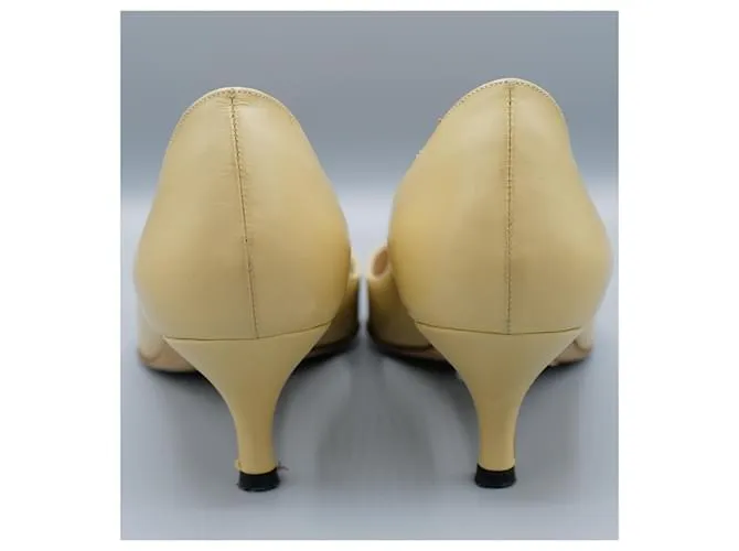 Manolo Blahnik Tacon Beige 