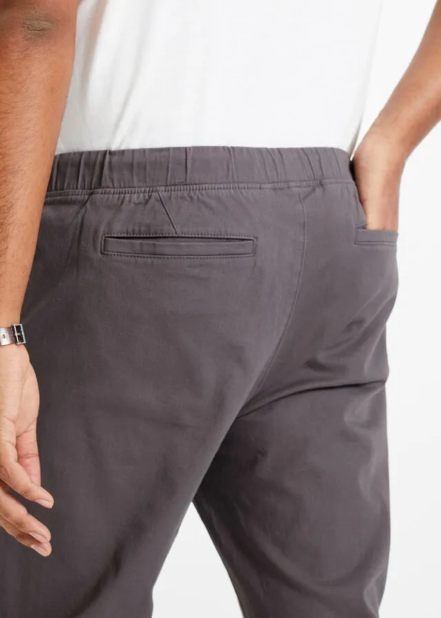 Pantalón elástico tipo chino de corte holgado con pernera recta pizarra