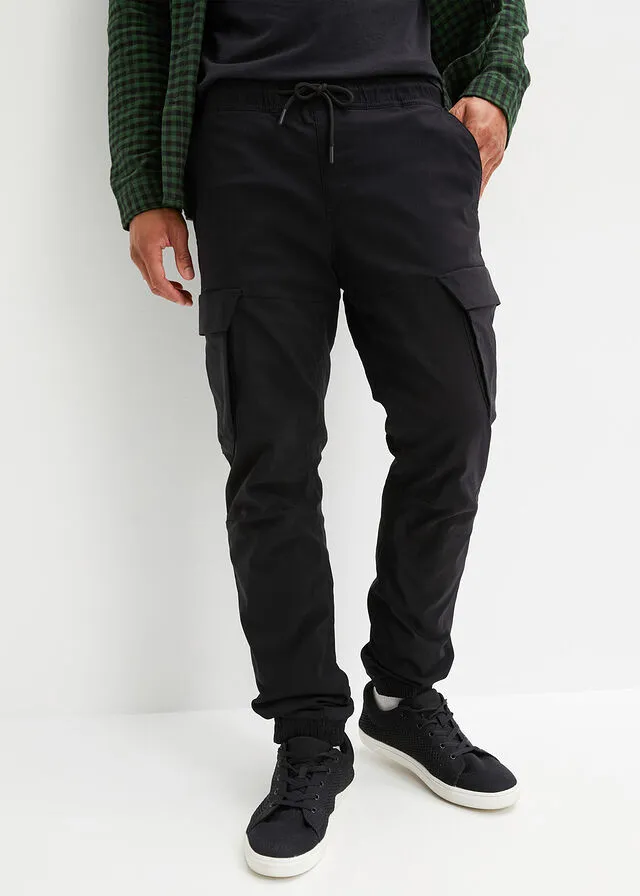 Pantalón térmico con aspecto regular, bolsillos tipo cargo y corte recto Negro