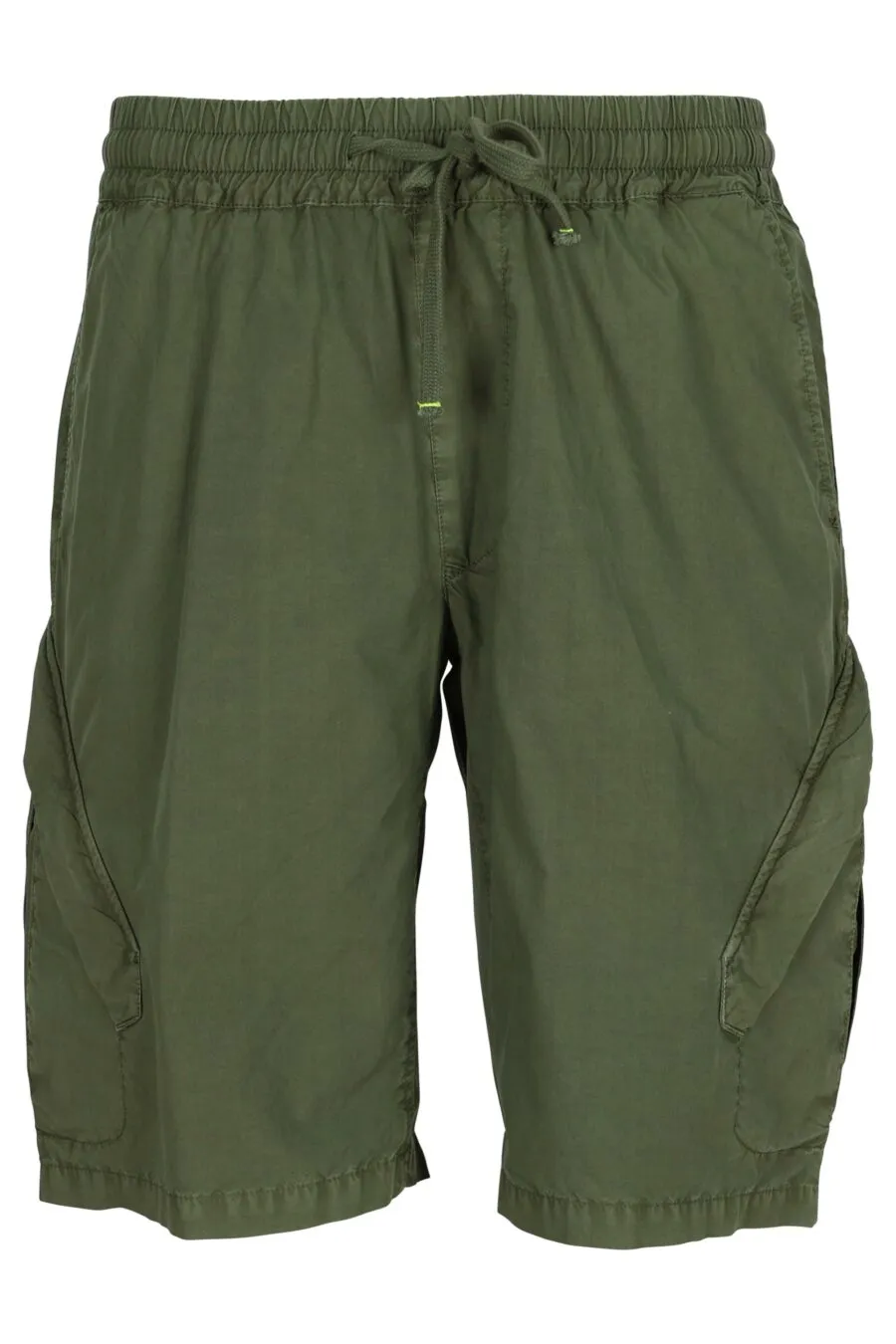 Pantalón verde militar corto con resorte