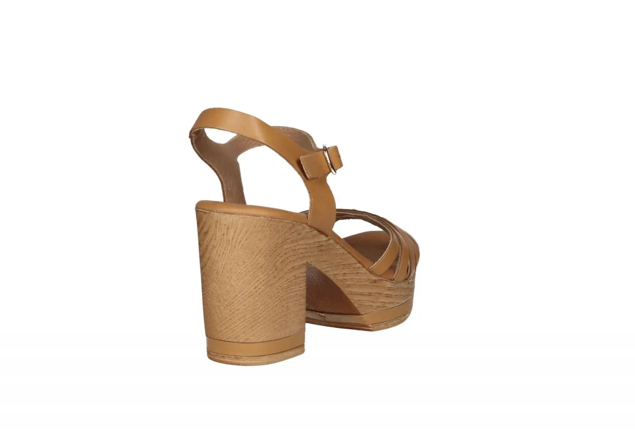 Sandalia Piel Camel Pala Tiras Con Pulsera Tacon Alto