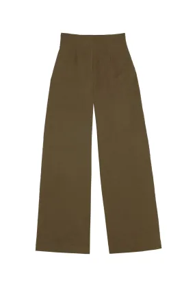 Turmalina, khaki pants