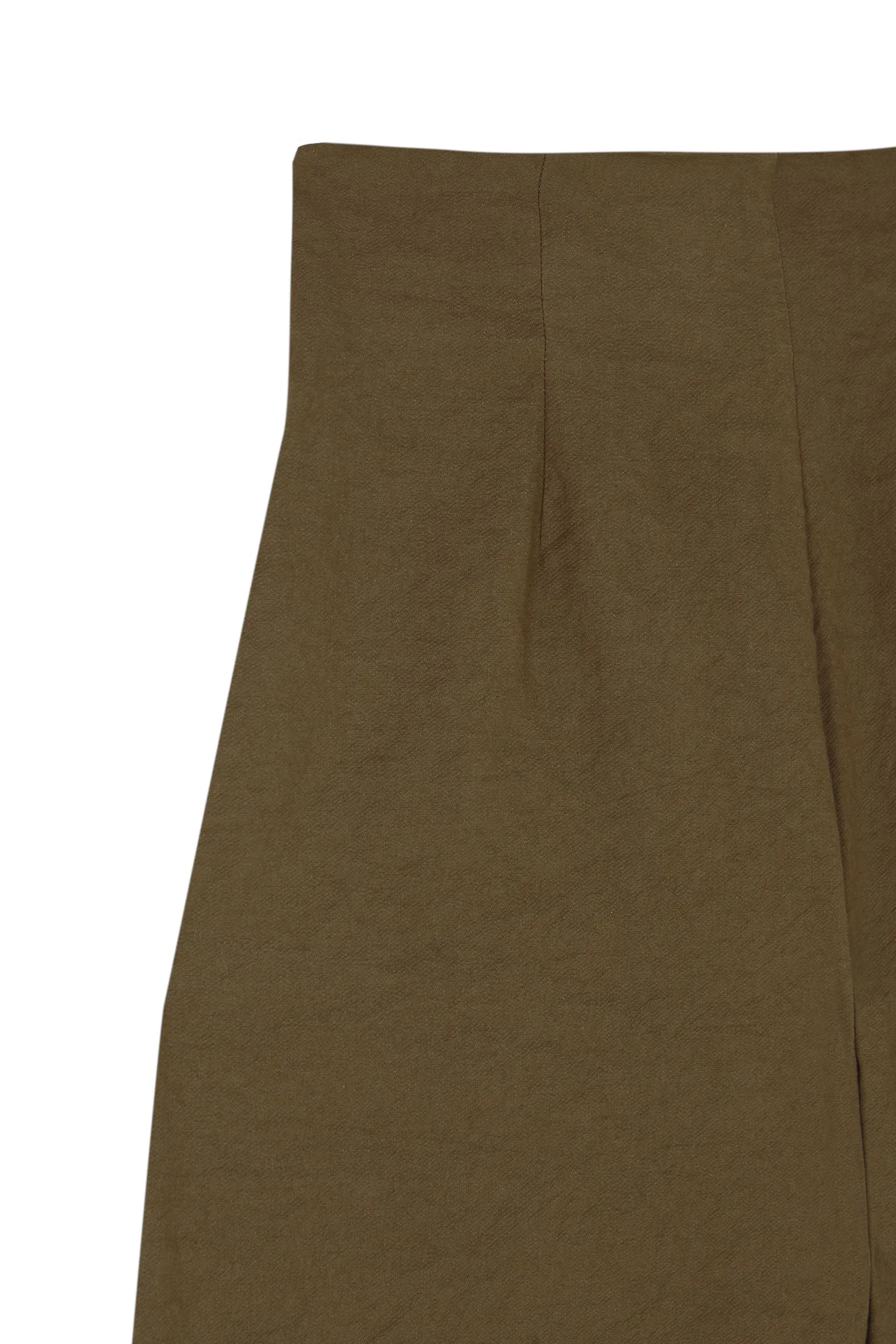 Turmalina, khaki pants