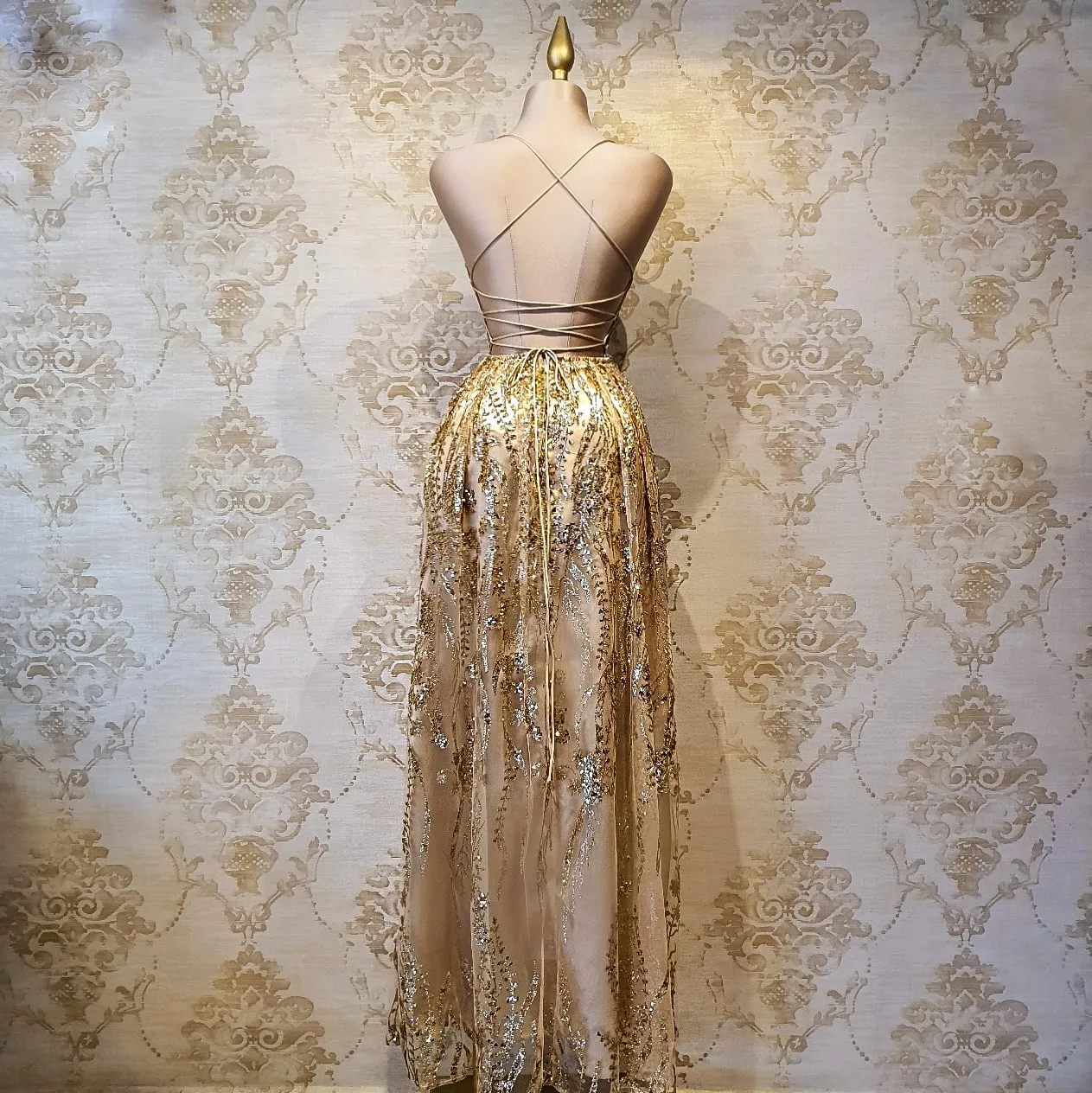 Vestido Oro Largo Sin Espalda